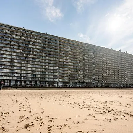 شقة Beachfront Skyline Retreat *