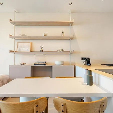 Beachfront Skyline Retreat *