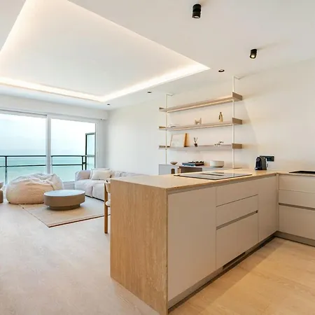 Beachfront Skyline Retreat * Ostende