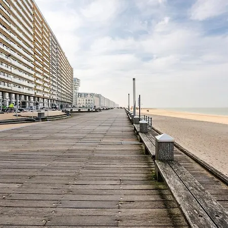 Apartment Beachfront Skyline Retreat