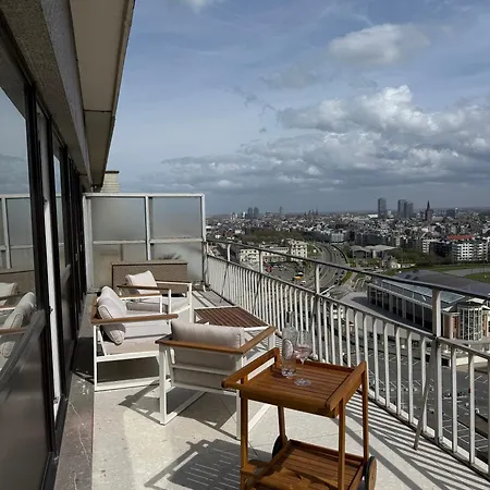 Beachfront Skyline Retreat Oostende