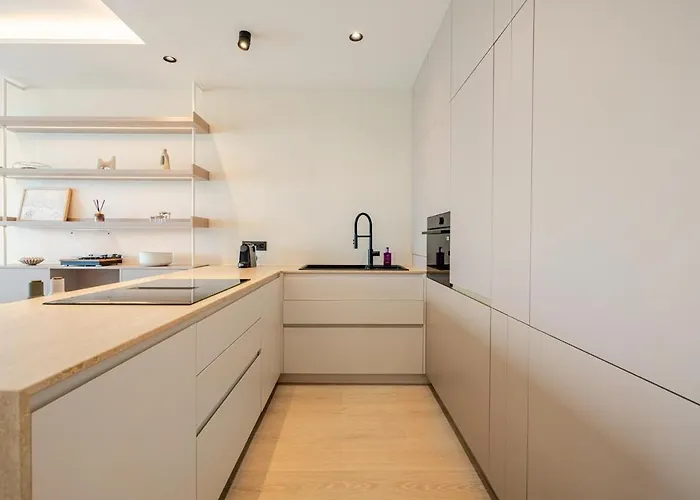 Apartment Beachfront Skyline Retreat