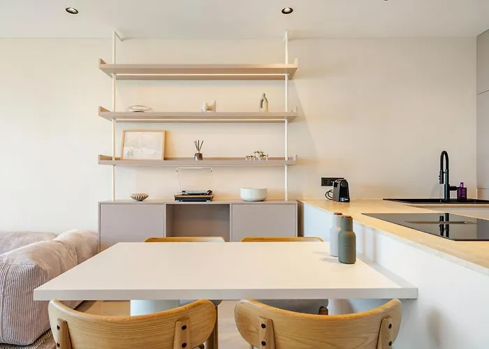 Beachfront Skyline Retreat *