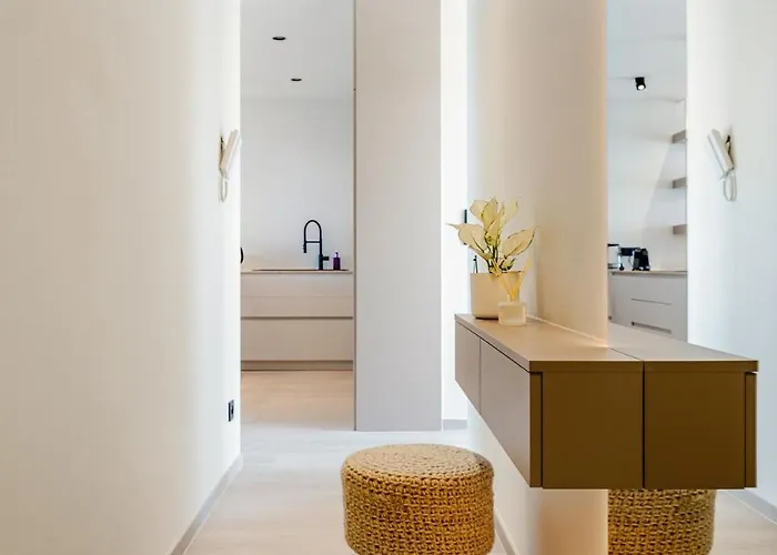 Beachfront Skyline Retreat