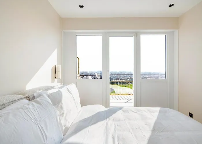 Apartment Beachfront Skyline Retreat