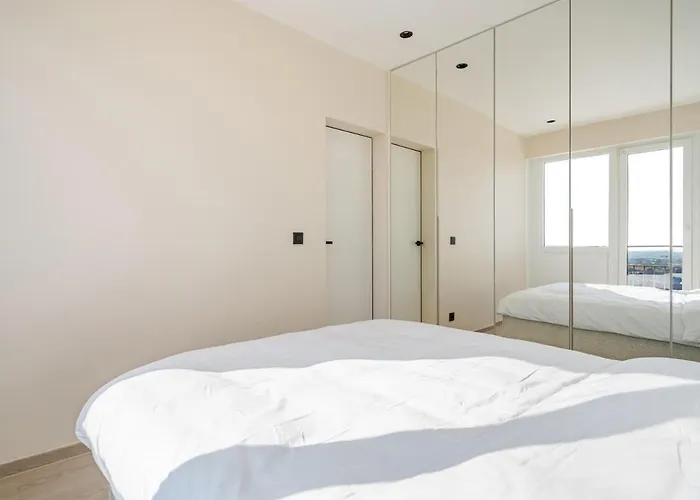 Apartment Beachfront Skyline Retreat