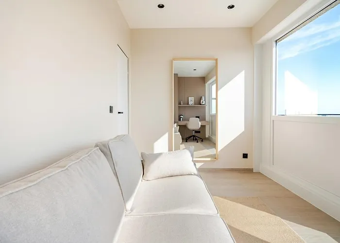 Apartment Beachfront Skyline Retreat Ostend