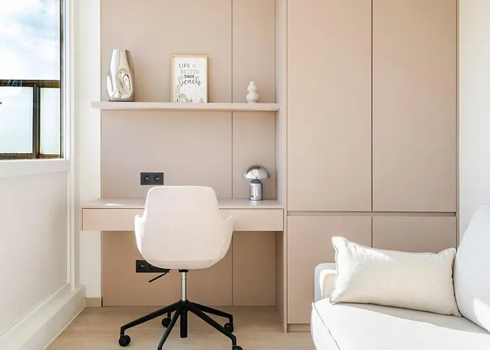 Apartment Beachfront Skyline Retreat