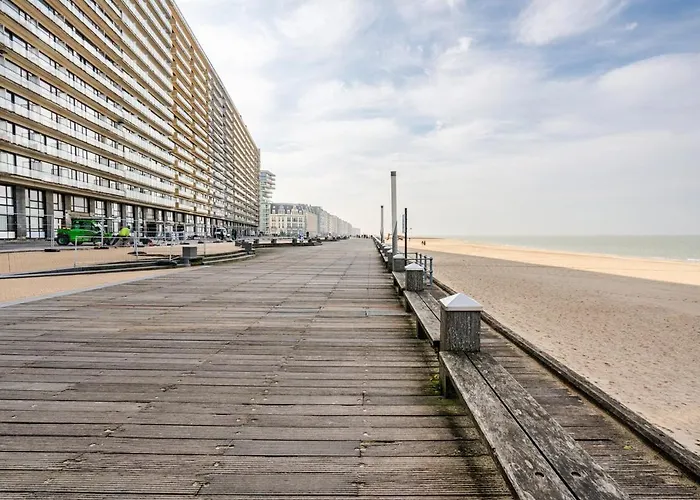 Apartment Beachfront Skyline Retreat