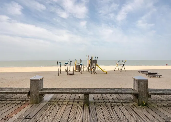 Beachfront Skyline Retreat