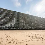דירה Beachfront Skyline Retreat *